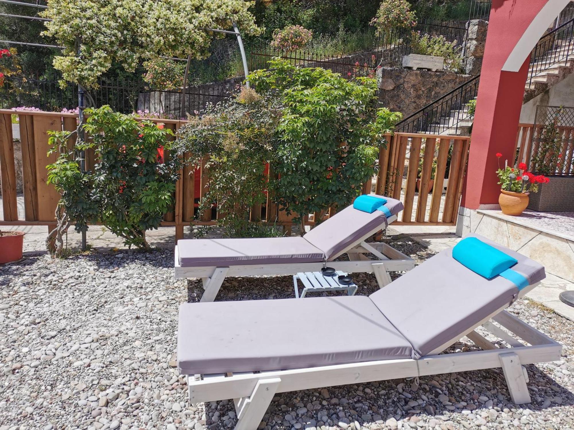The Cricketer's Garden Tatil Evi